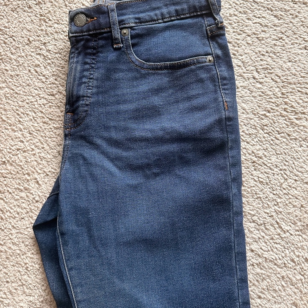 Everlane The Authentic Stretch Mid-Rise Skinny
Size: 28 Tall
Color: Mid Blue - Picture 2 of 5